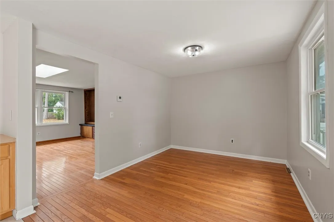 211 Windebank Lane, Manlius, New York 13116, Manlius, New York 13116, 3 Bedrooms Bedrooms, 7 Rooms Rooms,1 BathroomBathrooms,Residential,Closed,211 Windebank Lane, Manlius, New York 13116,0,S1631761