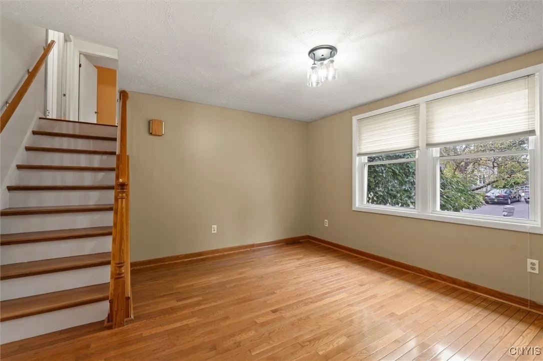 211 Windebank Lane, Manlius, New York 13116, Manlius, New York 13116, 3 Bedrooms Bedrooms, 7 Rooms Rooms,1 BathroomBathrooms,Residential,Closed,211 Windebank Lane, Manlius, New York 13116,0,S1631761