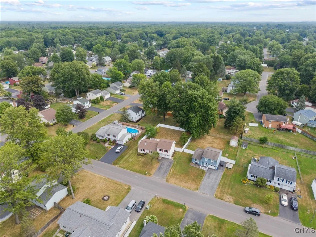 211 Windebank Lane, Manlius, New York 13116, Manlius, New York 13116, 3 Bedrooms Bedrooms, 7 Rooms Rooms,1 BathroomBathrooms,Residential,Closed,211 Windebank Lane, Manlius, New York 13116,0,S1631761