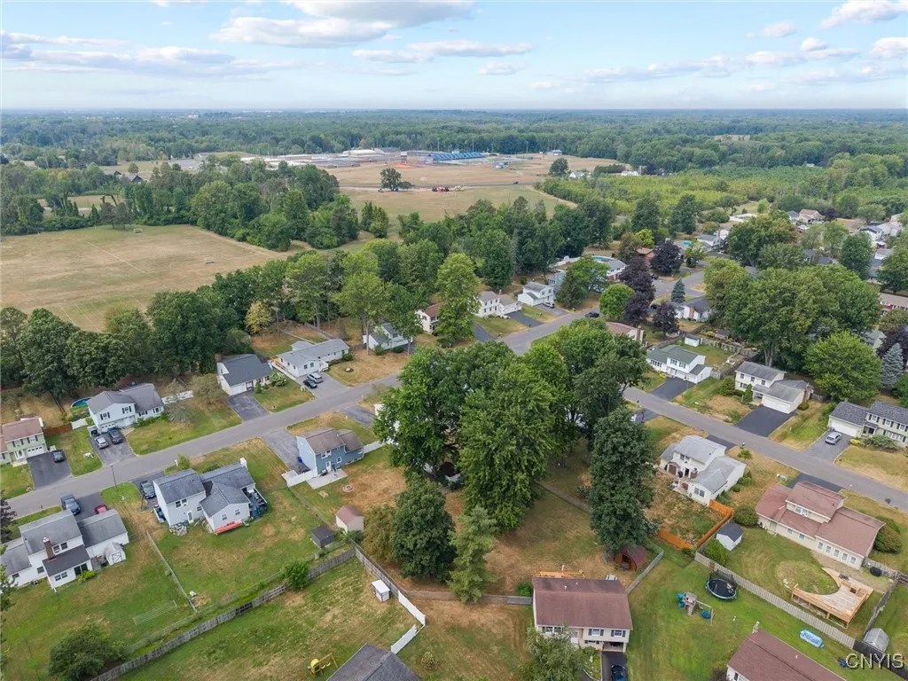 211 Windebank Lane, Manlius, New York 13116, Manlius, New York 13116, 3 Bedrooms Bedrooms, 7 Rooms Rooms,1 BathroomBathrooms,Residential,Closed,211 Windebank Lane, Manlius, New York 13116,0,S1631761