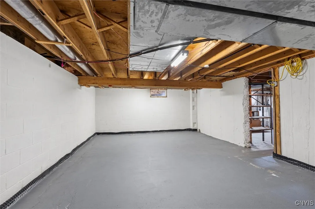 Finishable basement space!