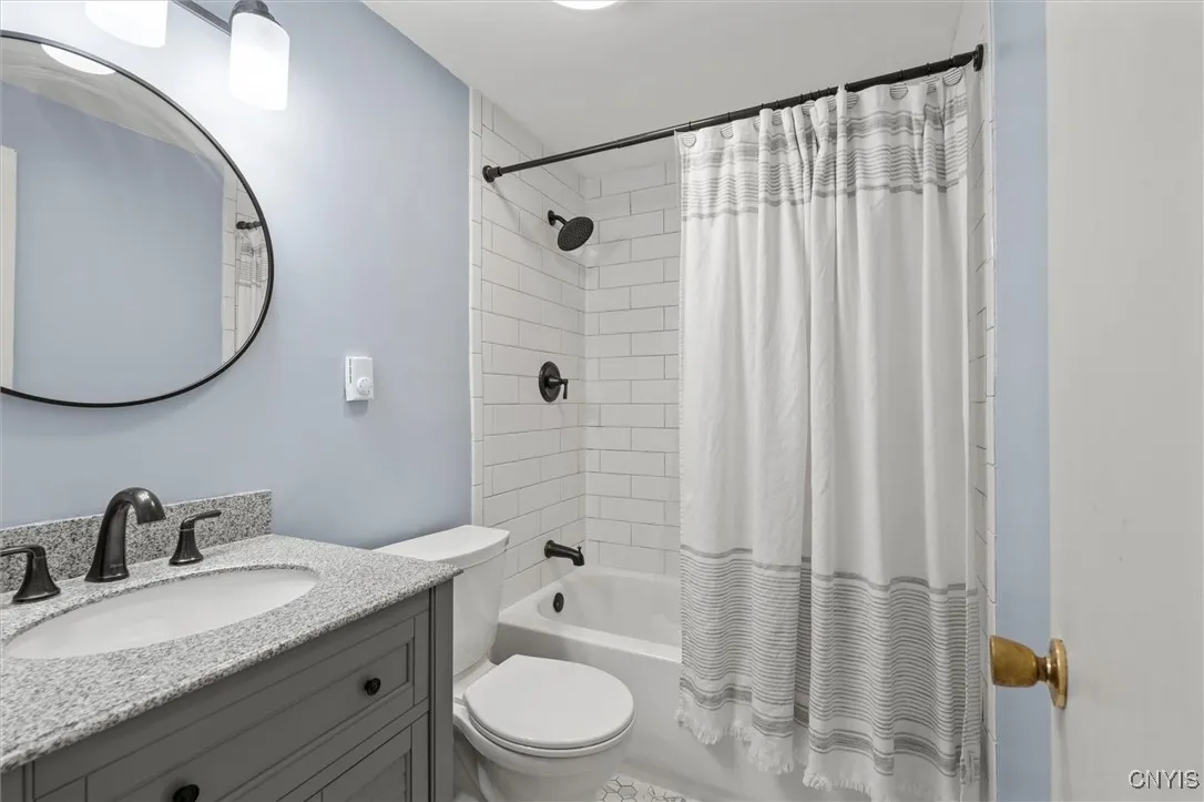 211 Windebank Lane, Manlius, New York 13116, Manlius, New York 13116, 3 Bedrooms Bedrooms, 7 Rooms Rooms,1 BathroomBathrooms,Residential,Closed,211 Windebank Lane, Manlius, New York 13116,0,S1631761