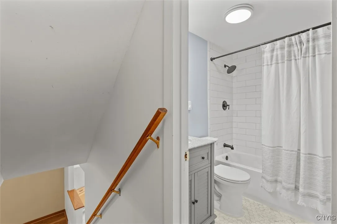 211 Windebank Lane, Manlius, New York 13116, Manlius, New York 13116, 3 Bedrooms Bedrooms, 7 Rooms Rooms,1 BathroomBathrooms,Residential,Closed,211 Windebank Lane, Manlius, New York 13116,0,S1631761