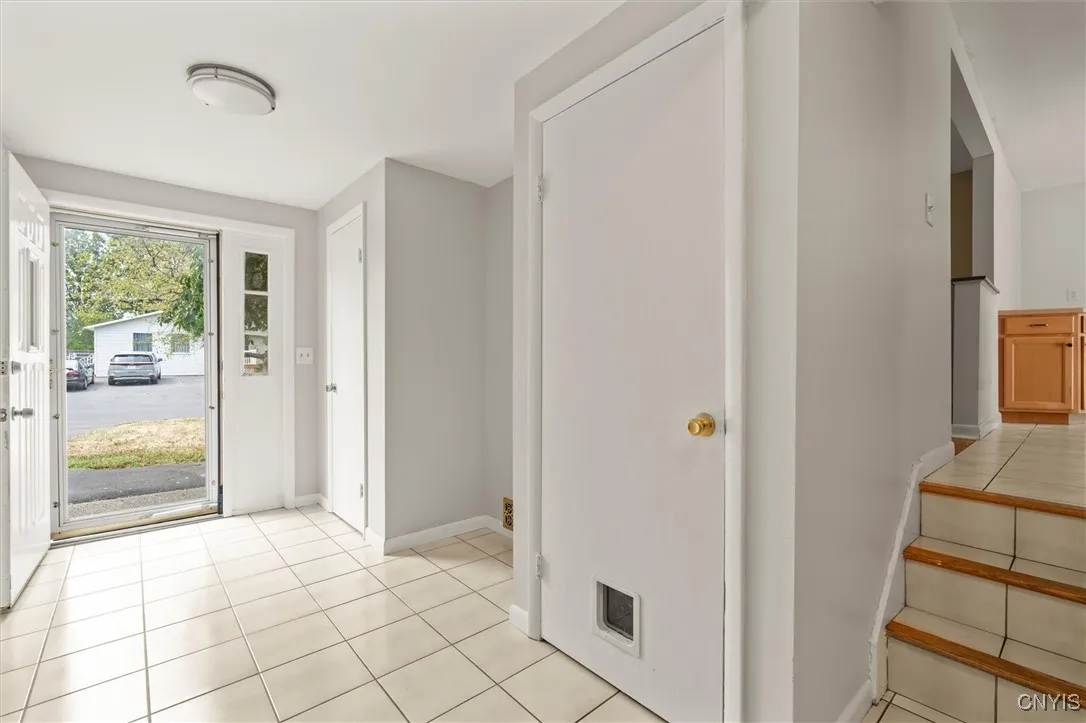 211 Windebank Lane, Manlius, New York 13116, Manlius, New York 13116, 3 Bedrooms Bedrooms, 7 Rooms Rooms,1 BathroomBathrooms,Residential,Closed,211 Windebank Lane, Manlius, New York 13116,0,S1631761