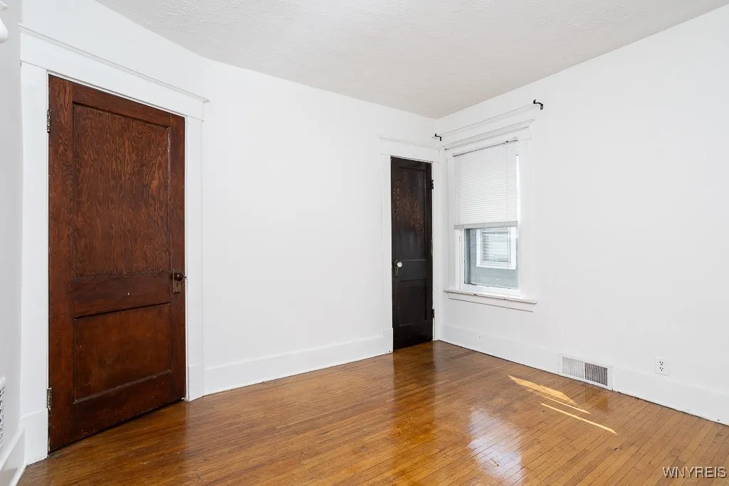 88 Commonwealth Avenue, Buffalo, New York 14216, Buffalo, New York 14216, 6 Bedrooms Bedrooms, ,2 BathroomsBathrooms,Residential,For Sale,88 Commonwealth Avenue, Buffalo, New York 14216,0,B1631505