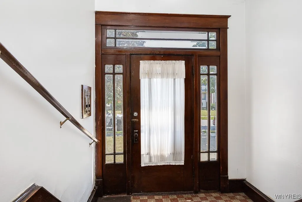 88 Commonwealth Avenue, Buffalo, New York 14216, Buffalo, New York 14216, 6 Bedrooms Bedrooms, ,2 BathroomsBathrooms,Residential,For Sale,88 Commonwealth Avenue, Buffalo, New York 14216,0,B1631505