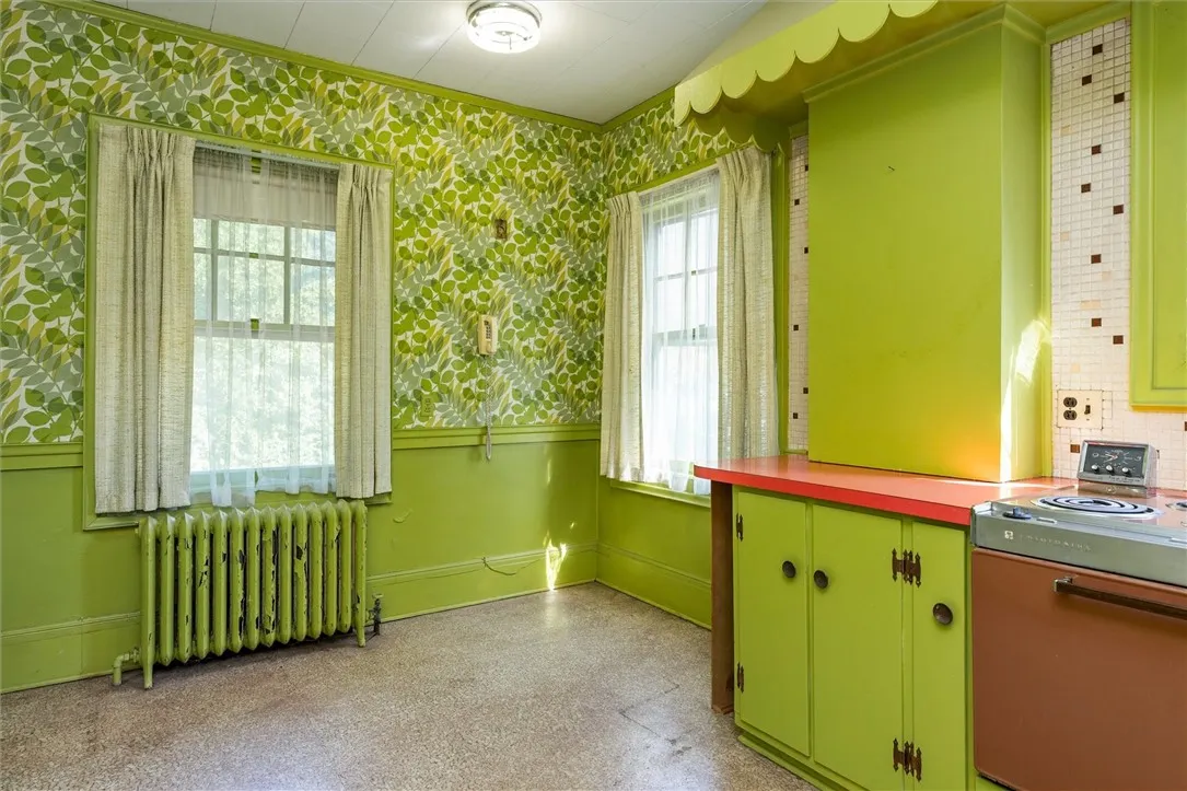 Eat-in area of this Kitchen