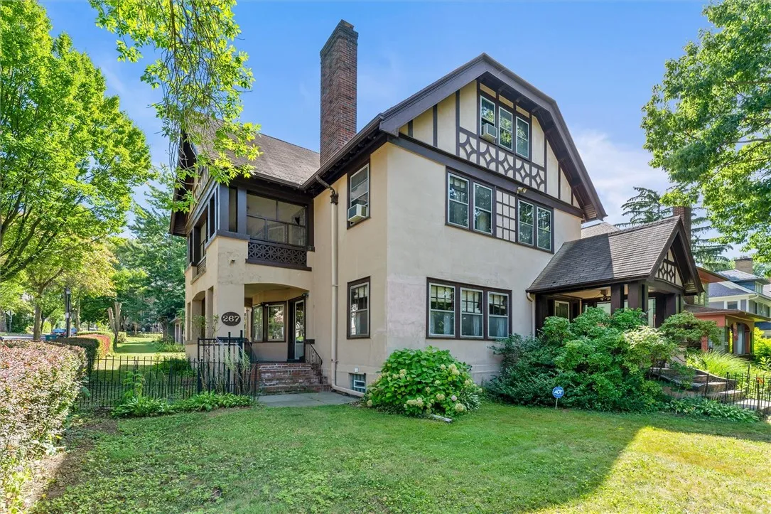 267-269 Seneca Parkway, Rochester, New York 14613, Rochester, New York 14613, 5 Bedrooms Bedrooms, ,2 BathroomsBathrooms,Residential,Closed,267-269 Seneca Parkway, Rochester, New York 14613,0,R1631775