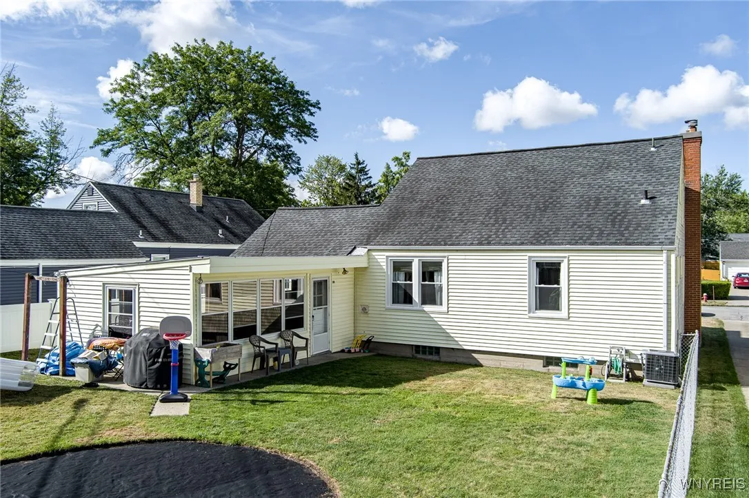 272 Rochelle Park, Tonawanda, New York 14150, Tonawanda, New York 14150, 3 Bedrooms Bedrooms, 6 Rooms Rooms,2 BathroomsBathrooms,Residential,Closed,272 Rochelle Park, Tonawanda, New York 14150,0,B1631626