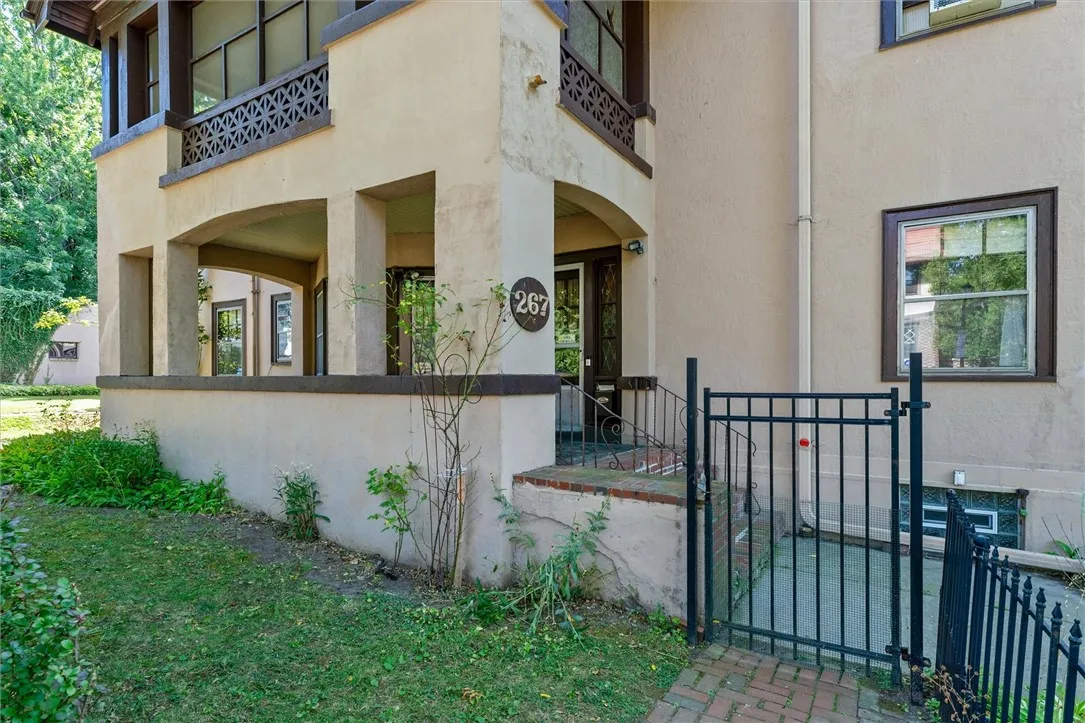 267-269 Seneca Parkway, Rochester, New York 14613, Rochester, New York 14613, 7 Bedrooms Bedrooms, 14 Rooms Rooms,2 BathroomsBathrooms,Residential,Closed,267-269 Seneca Parkway, Rochester, New York 14613,0,R1631910