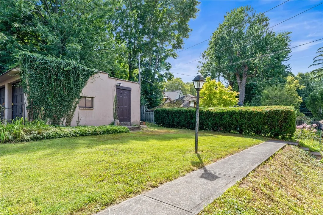 267-269 Seneca Parkway, Rochester, New York 14613, Rochester, New York 14613, 7 Bedrooms Bedrooms, 14 Rooms Rooms,2 BathroomsBathrooms,Residential,Closed,267-269 Seneca Parkway, Rochester, New York 14613,0,R1631910