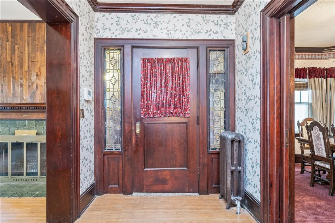 Entrance through 267 with separate vestibule