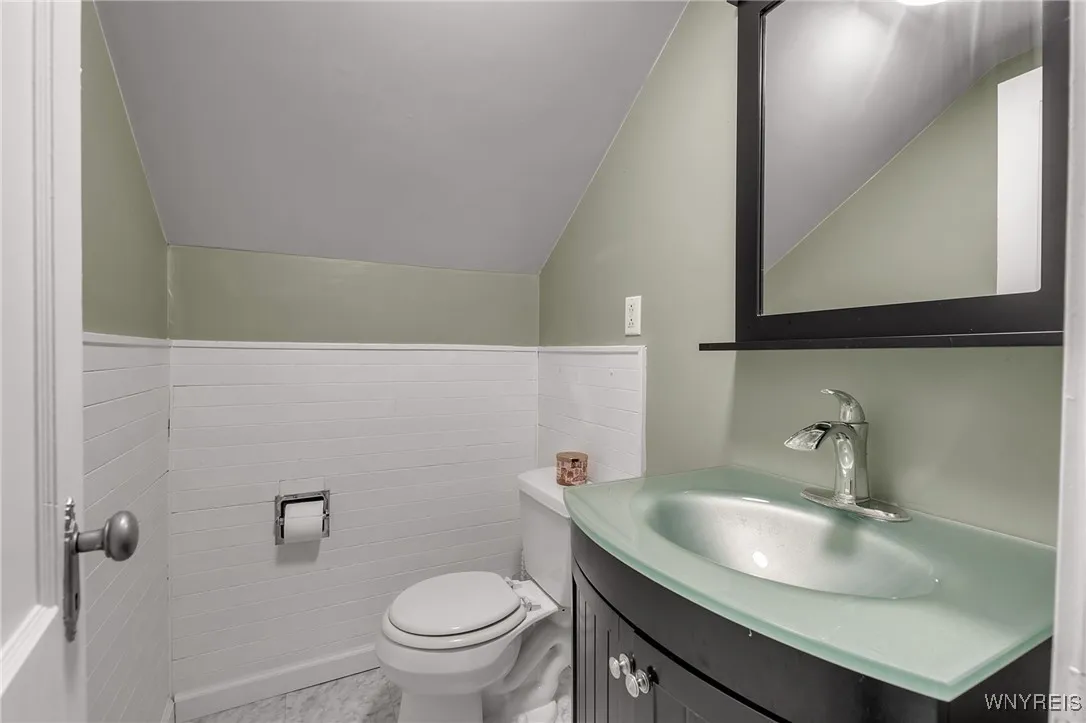 1/2 Bathroom Upstairs