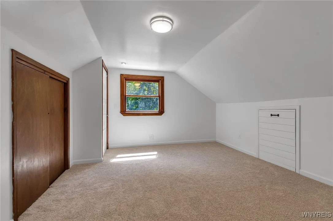 Home office space / Hallway & Storage