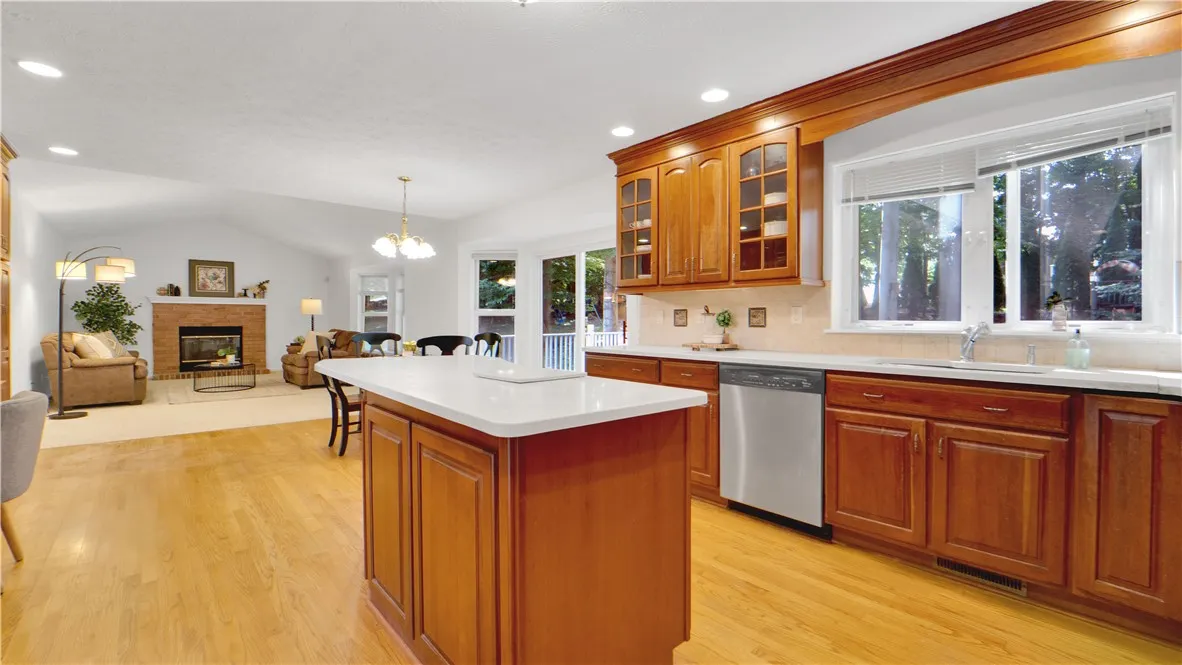 15 Langston Pt, Henrietta, New York 14534, Pittsford, New York 14534, 4 Bedrooms Bedrooms, 9 Rooms Rooms,2 BathroomsBathrooms,Residential,Closed,15 Langston Pt, Henrietta, New York 14534,0,R1619481