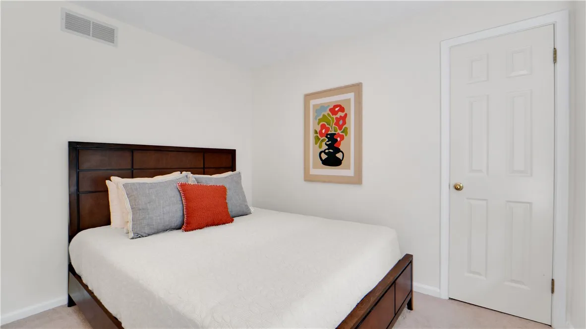 15 Langston Pt, Henrietta, New York 14534, Pittsford, New York 14534, 4 Bedrooms Bedrooms, 9 Rooms Rooms,2 BathroomsBathrooms,Residential,Closed,15 Langston Pt, Henrietta, New York 14534,0,R1619481
