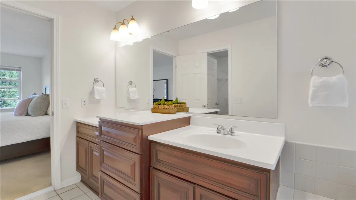 15 Langston Pt, Henrietta, New York 14534, Pittsford, New York 14534, 4 Bedrooms Bedrooms, 9 Rooms Rooms,2 BathroomsBathrooms,Residential,Closed,15 Langston Pt, Henrietta, New York 14534,0,R1619481