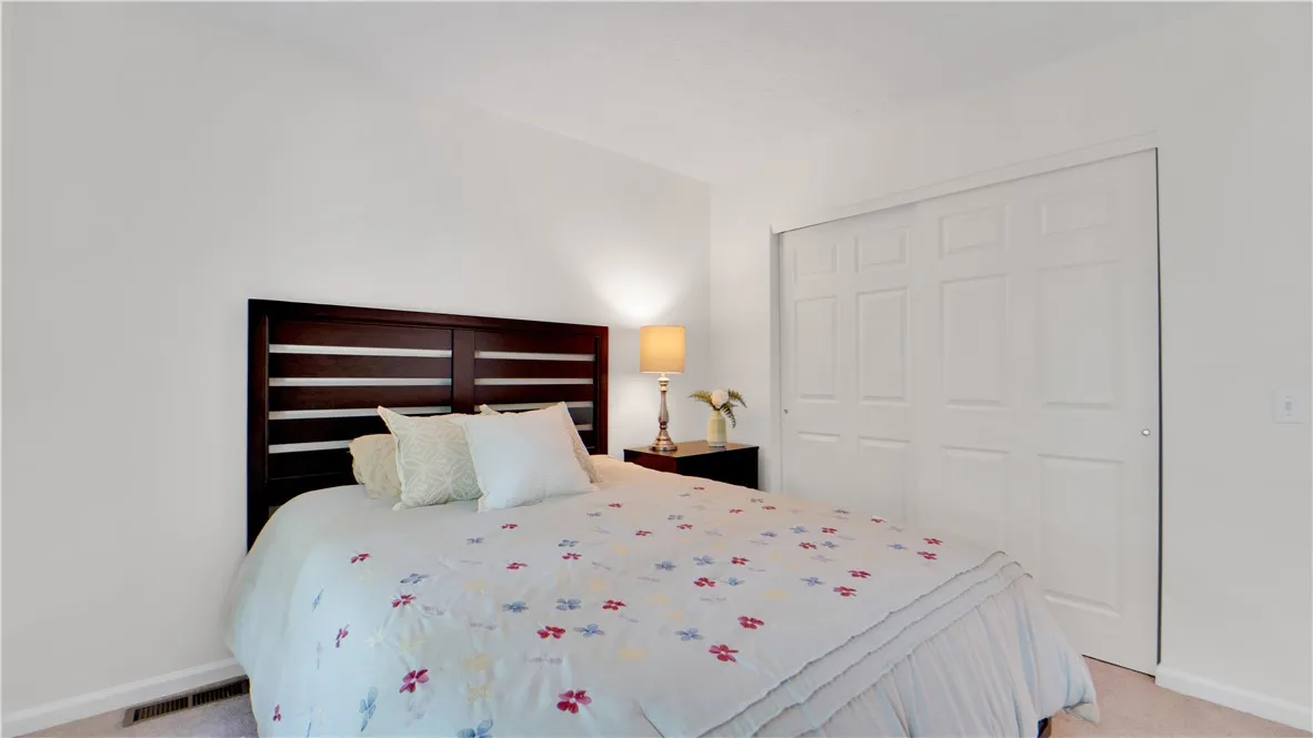 15 Langston Pt, Henrietta, New York 14534, Pittsford, New York 14534, 4 Bedrooms Bedrooms, 9 Rooms Rooms,2 BathroomsBathrooms,Residential,Closed,15 Langston Pt, Henrietta, New York 14534,0,R1619481