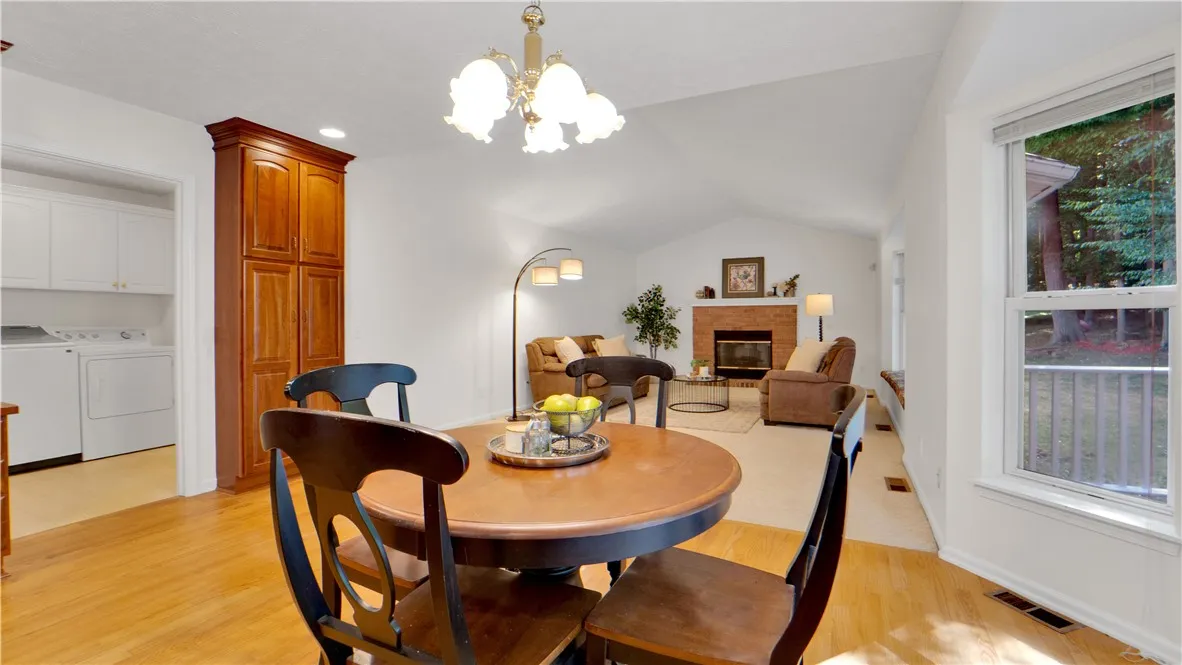 15 Langston Pt, Henrietta, New York 14534, Pittsford, New York 14534, 4 Bedrooms Bedrooms, 9 Rooms Rooms,2 BathroomsBathrooms,Residential,Closed,15 Langston Pt, Henrietta, New York 14534,0,R1619481