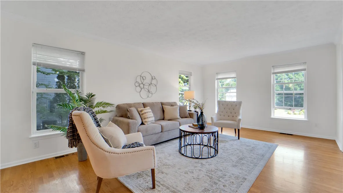 15 Langston Pt, Henrietta, New York 14534, Pittsford, New York 14534, 4 Bedrooms Bedrooms, 9 Rooms Rooms,2 BathroomsBathrooms,Residential,Closed,15 Langston Pt, Henrietta, New York 14534,0,R1619481