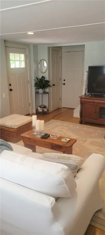 6 South Street, Pittsford, New York 14534, Pittsford, New York 14534, 2 Bedrooms Bedrooms, 4 Rooms Rooms,1 BathroomBathrooms,Residential Lease,For Rent,6 South Street, Pittsford, New York 14534,R1631662