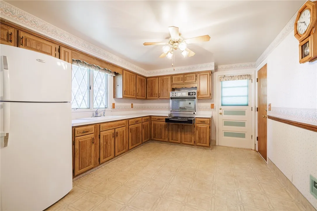 43 Moroa Dr, Irondequoit, New York 14622, Irondequoit, New York 14622, 3 Bedrooms Bedrooms, 6 Rooms Rooms,1 BathroomBathrooms,Residential,Closed,43 Moroa Dr, Irondequoit, New York 14622,0,R1630612