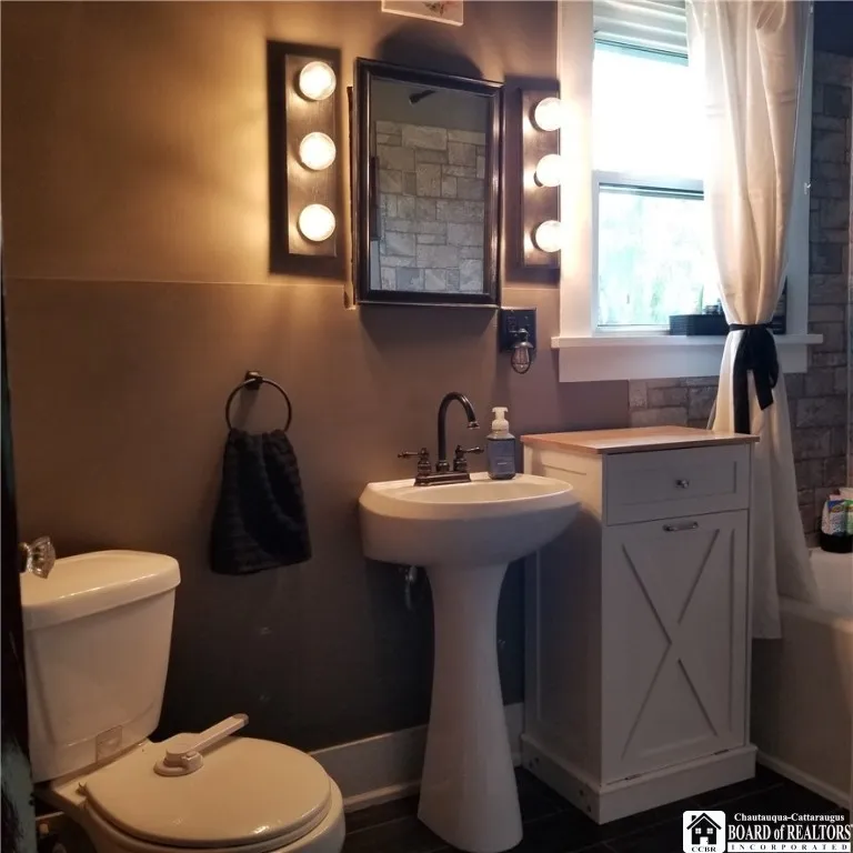 3677 East Becker Road, Collins, New York 14034, Collins, New York 14034, 4 Bedrooms Bedrooms, 11 Rooms Rooms,1 BathroomBathrooms,Residential,Closed,3677 East Becker Road, Collins, New York 14034,0,R1631873