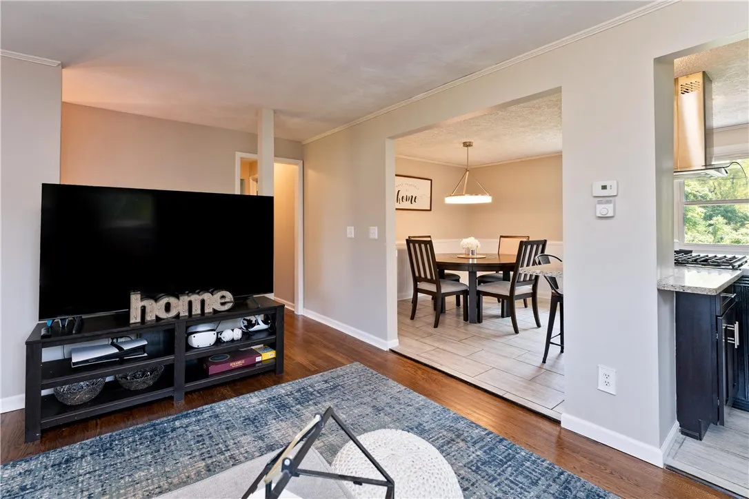 1683 Plank Road, Penfield, New York 14580, Penfield, New York 14580, 4 Bedrooms Bedrooms, 8 Rooms Rooms,2 BathroomsBathrooms,Residential,Closed,1683 Plank Road, Penfield, New York 14580,0,R1631754