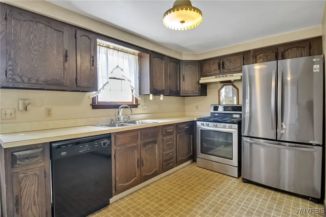 3544 Abbott Road, Hamburg, New York 14127, Hamburg, New York 14127, 6 Bedrooms Bedrooms, ,3 BathroomsBathrooms,Residential,For Sale,3544 Abbott Road, Hamburg, New York 14127,0,B1631940