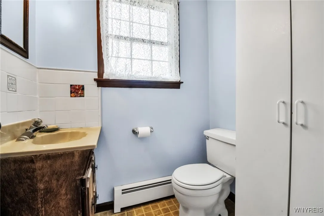 3544 Abbott Road, Hamburg, New York 14127, Hamburg, New York 14127, 6 Bedrooms Bedrooms, ,3 BathroomsBathrooms,Residential,For Sale,3544 Abbott Road, Hamburg, New York 14127,0,B1631940