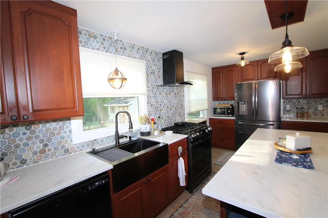 135 Colony Lane, Henrietta, New York 14623, Henrietta, New York 14623, 4 Bedrooms Bedrooms, 10 Rooms Rooms,2 BathroomsBathrooms,Residential,Closed,135 Colony Lane, Henrietta, New York 14623,0,R1631242