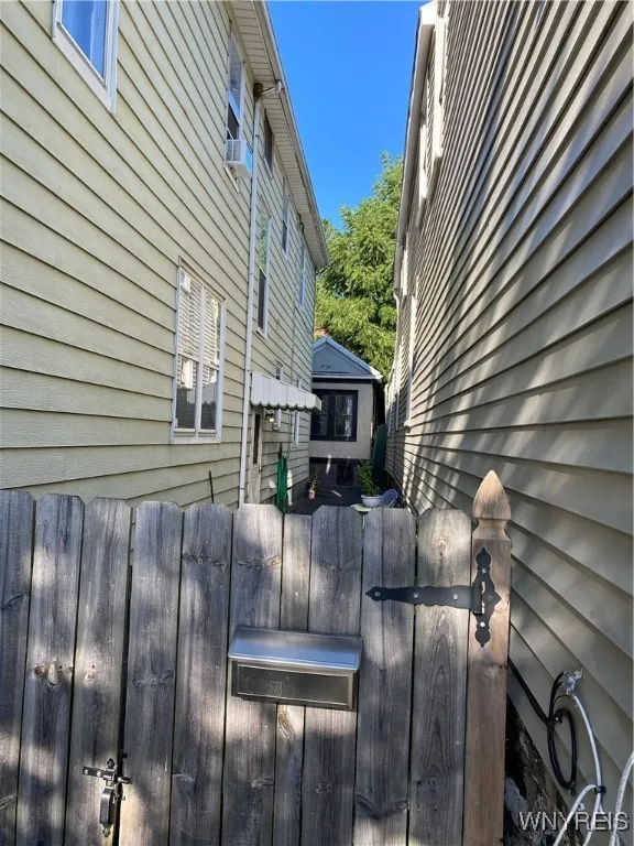 173 Whitney Place, Buffalo, New York 14201, Buffalo, New York 14201, 1 Bedroom Bedrooms, 3 Rooms Rooms,1 BathroomBathrooms,Residential Lease,For Rent,173 Whitney Place, Buffalo, New York 14201,B1631993