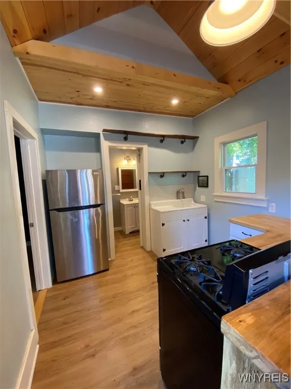 173 Whitney Place, Buffalo, New York 14201, Buffalo, New York 14201, 1 Bedroom Bedrooms, 3 Rooms Rooms,1 BathroomBathrooms,Residential Lease,For Rent,173 Whitney Place, Buffalo, New York 14201,B1631993