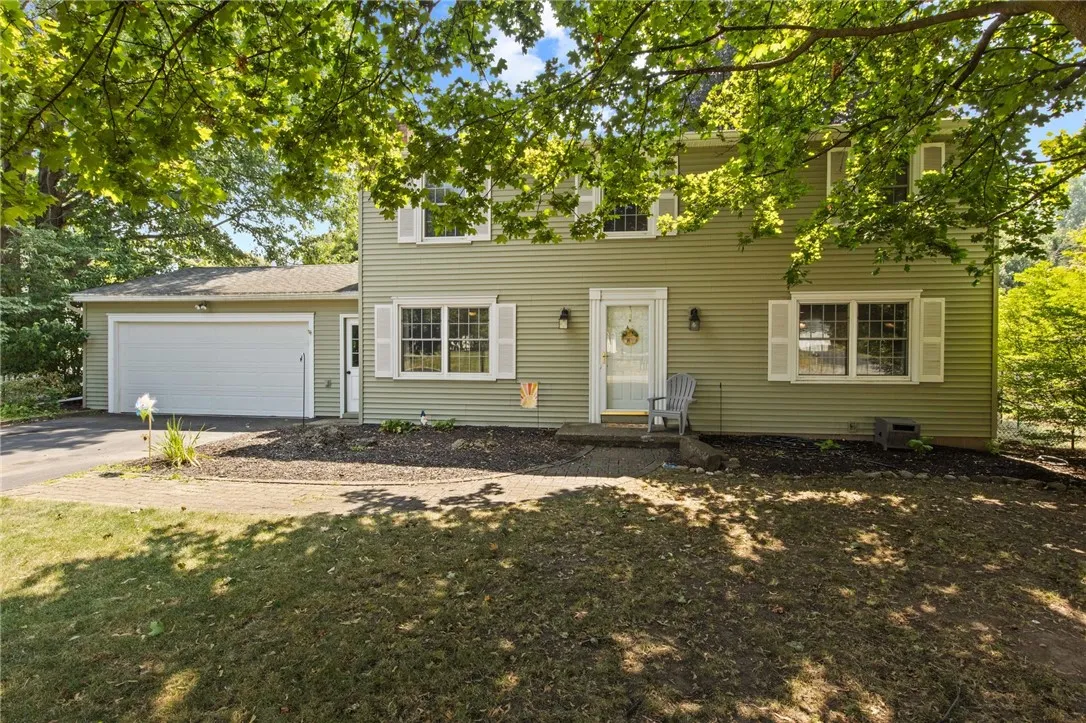 15 Whitney Farms Circle, Perinton, New York 14450, Perinton, New York 14450, 4 Bedrooms Bedrooms, 9 Rooms Rooms,2 BathroomsBathrooms,Residential,Closed,15 Whitney Farms Circle, Perinton, New York 14450,0,R1630582