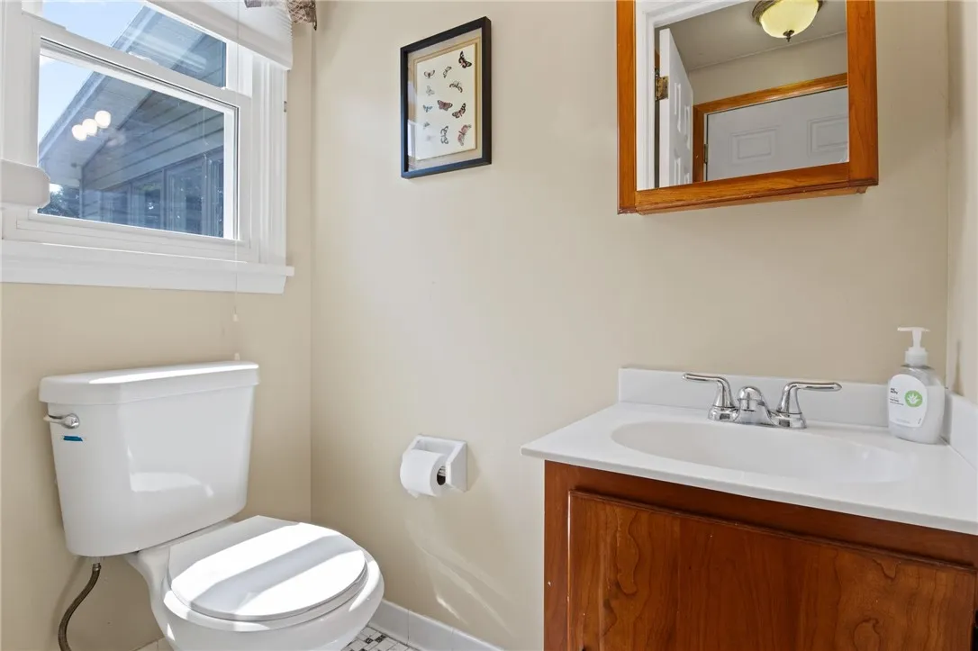 15 Whitney Farms Circle, Perinton, New York 14450, Perinton, New York 14450, 4 Bedrooms Bedrooms, 9 Rooms Rooms,2 BathroomsBathrooms,Residential,Closed,15 Whitney Farms Circle, Perinton, New York 14450,0,R1630582