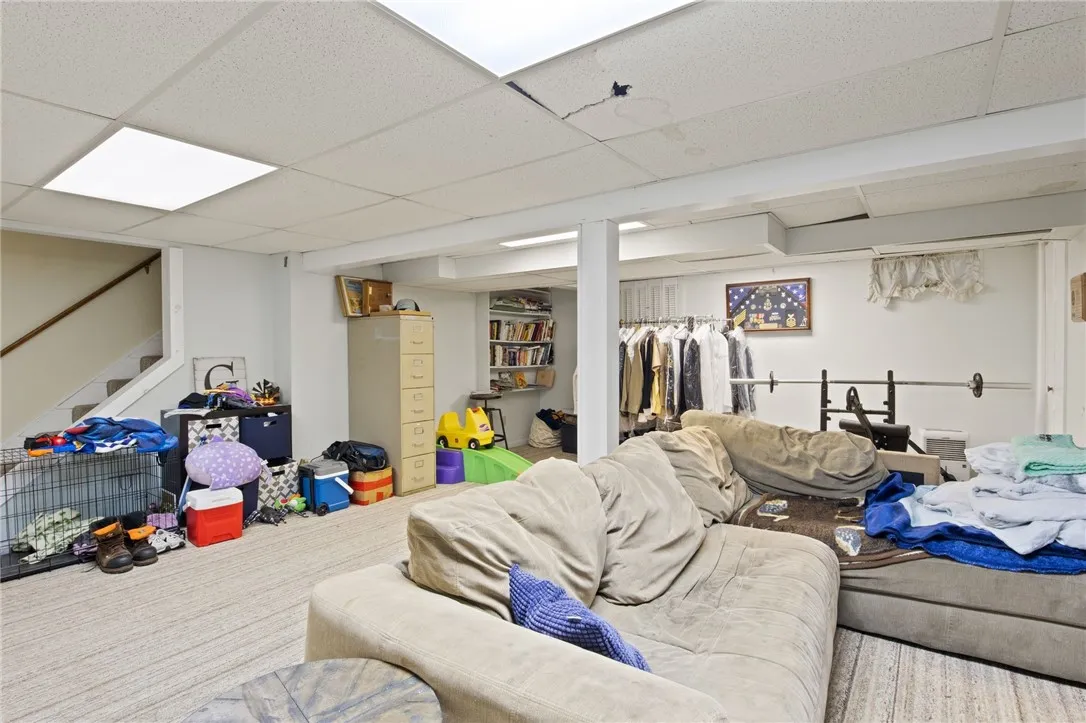 15 Whitney Farms Circle, Perinton, New York 14450, Perinton, New York 14450, 4 Bedrooms Bedrooms, 9 Rooms Rooms,2 BathroomsBathrooms,Residential,Closed,15 Whitney Farms Circle, Perinton, New York 14450,0,R1630582