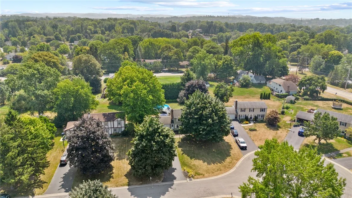 15 Whitney Farms Circle, Perinton, New York 14450, Perinton, New York 14450, 4 Bedrooms Bedrooms, 9 Rooms Rooms,2 BathroomsBathrooms,Residential,Closed,15 Whitney Farms Circle, Perinton, New York 14450,0,R1630582