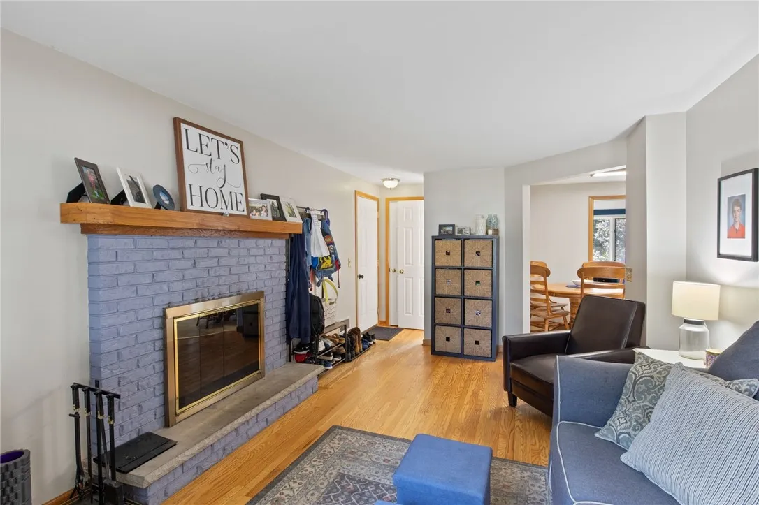 15 Whitney Farms Circle, Perinton, New York 14450, Perinton, New York 14450, 4 Bedrooms Bedrooms, 9 Rooms Rooms,2 BathroomsBathrooms,Residential,Closed,15 Whitney Farms Circle, Perinton, New York 14450,0,R1630582