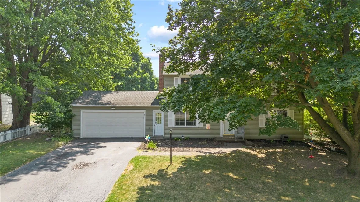 15 Whitney Farms Circle, Perinton, New York 14450, Perinton, New York 14450, 4 Bedrooms Bedrooms, 9 Rooms Rooms,2 BathroomsBathrooms,Residential,Closed,15 Whitney Farms Circle, Perinton, New York 14450,0,R1630582