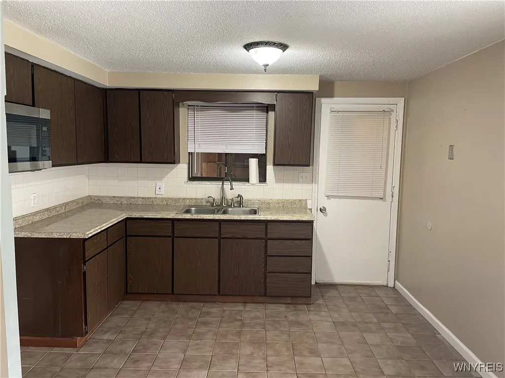 5355 Lake Avenue, Orchard Park, New York 14127, Orchard Park, New York 14127, 3 Bedrooms Bedrooms, 5 Rooms Rooms,1 BathroomBathrooms,Residential Lease,For Rent,5355 Lake Avenue, Orchard Park, New York 14127,B1632023