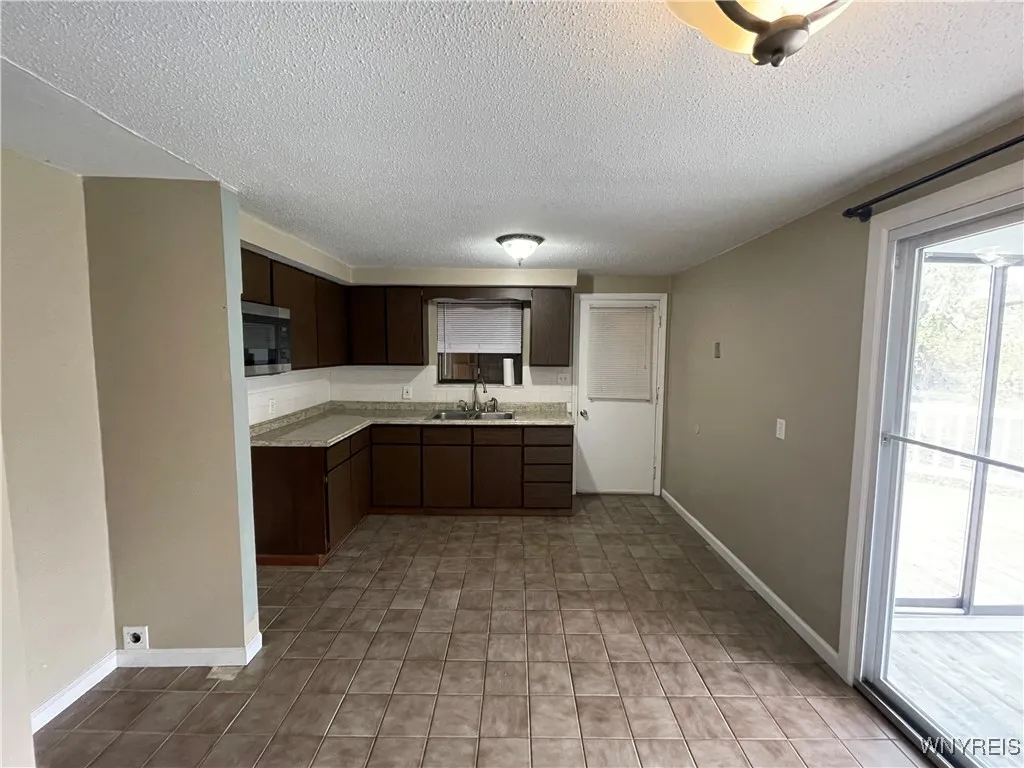 5355 Lake Avenue, Orchard Park, New York 14127, Orchard Park, New York 14127, 3 Bedrooms Bedrooms, 5 Rooms Rooms,1 BathroomBathrooms,Residential Lease,For Rent,5355 Lake Avenue, Orchard Park, New York 14127,B1632023