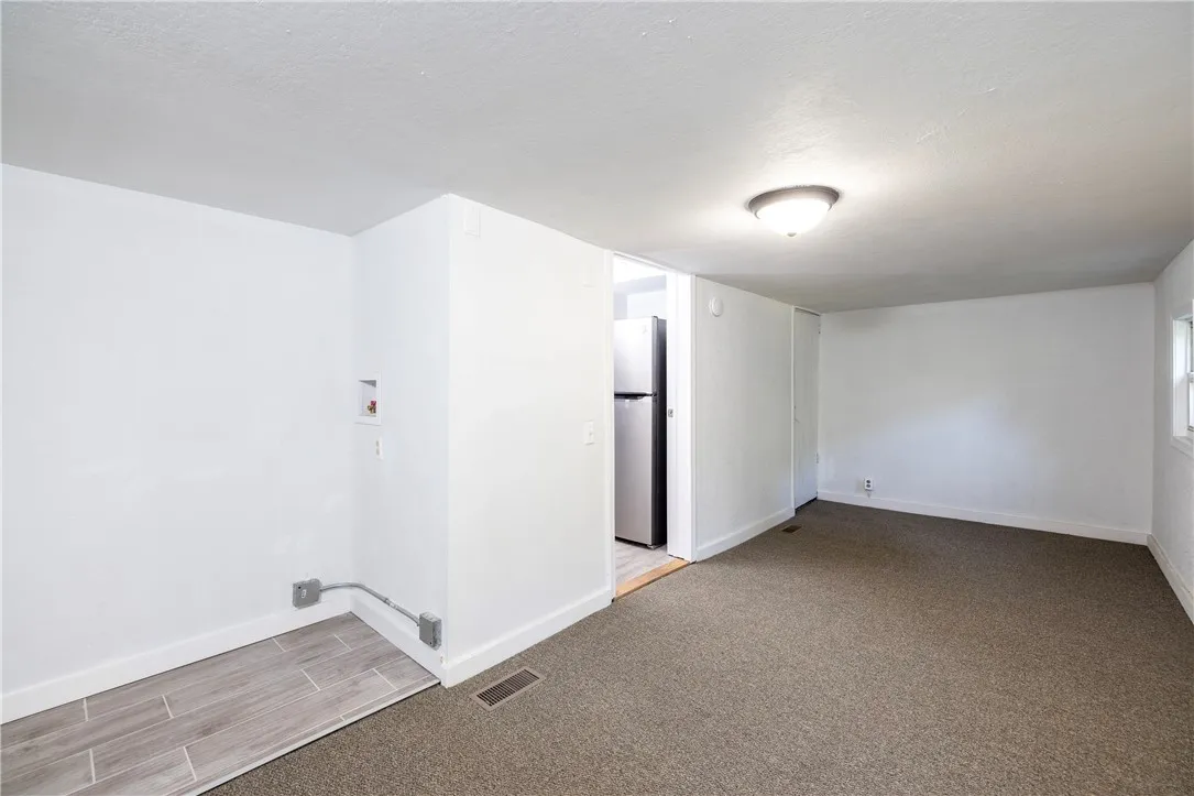 859 Clevenger Rd, Ontario, New York 14519, Ontario, New York 14519, 3 Bedrooms Bedrooms, 6 Rooms Rooms,2 BathroomsBathrooms,Residential Lease,For Rent,859 Clevenger Rd, Ontario, New York 14519,R1631916