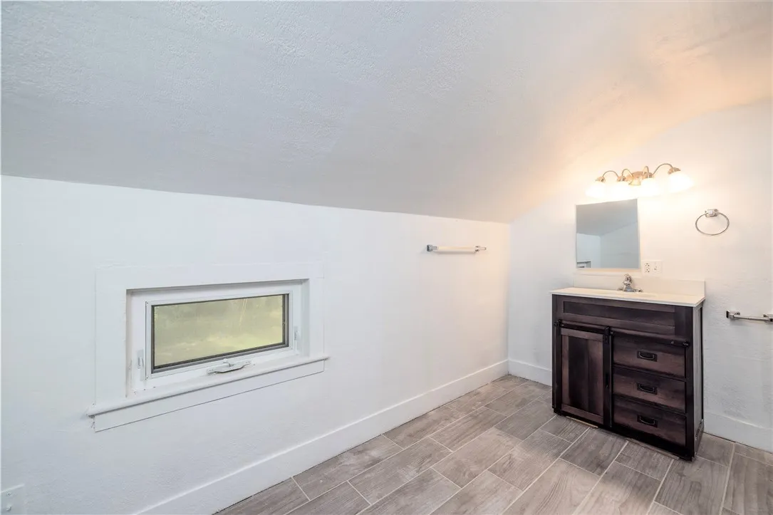 859 Clevenger Rd, Ontario, New York 14519, Ontario, New York 14519, 3 Bedrooms Bedrooms, 6 Rooms Rooms,2 BathroomsBathrooms,Residential Lease,For Rent,859 Clevenger Rd, Ontario, New York 14519,R1631916