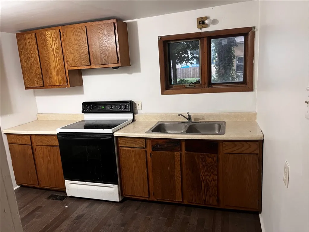 27 Follett Street, Otego, New York 13825, Otego, New York 13825, 1 Bedroom Bedrooms, 4 Rooms Rooms,1 BathroomBathrooms,Residential Lease,For Rent,27 Follett Street, Otego, New York 13825,R1631596