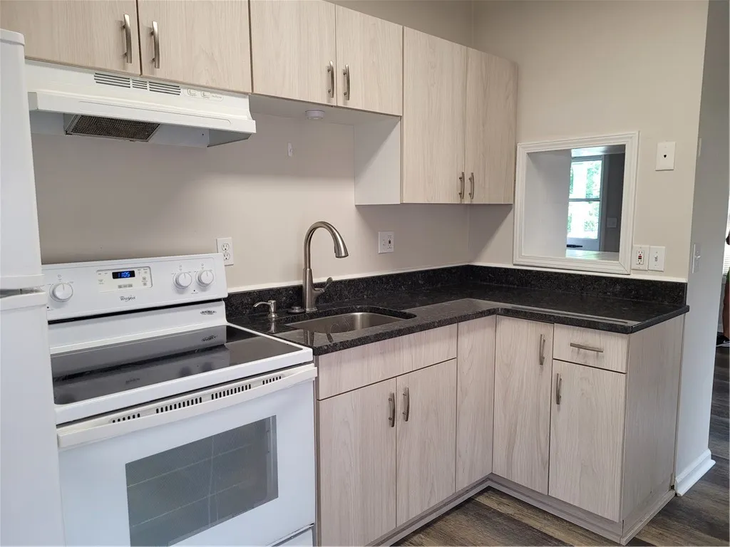 2 Woodlawn Avenue, Perinton, New York 14450, Perinton, New York 14450, 2 Bedrooms Bedrooms, 5 Rooms Rooms,1 BathroomBathrooms,Residential Lease,For Rent,2 Woodlawn Avenue, Perinton, New York 14450,R1631495