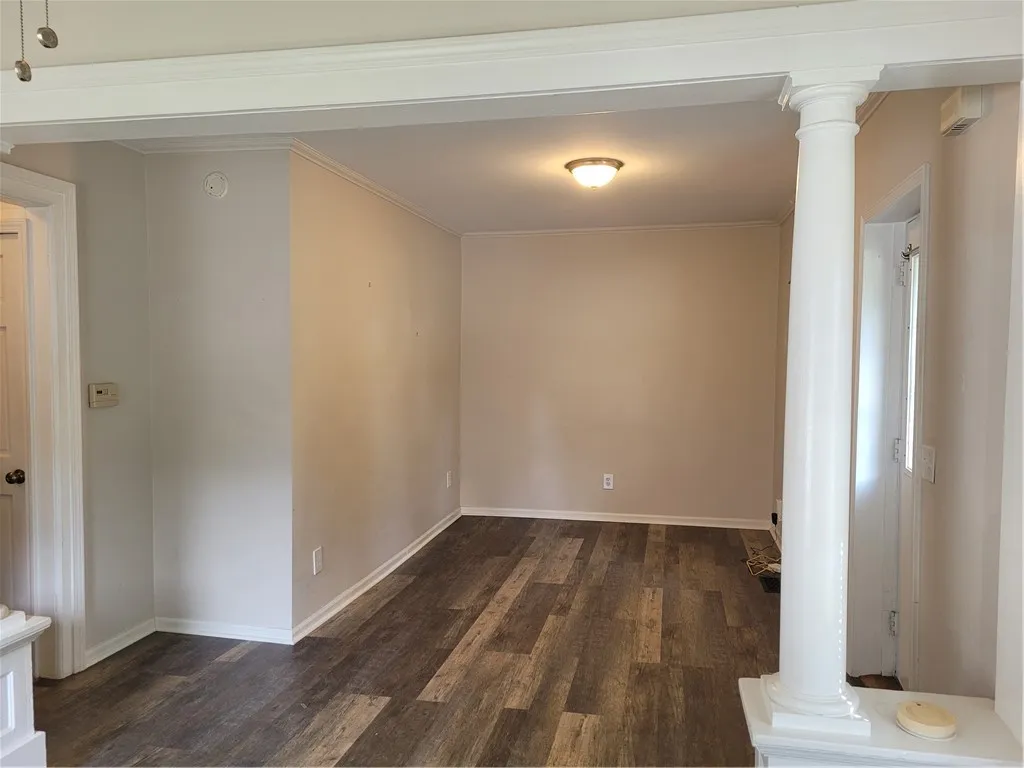 2 Woodlawn Avenue, Perinton, New York 14450, Perinton, New York 14450, 2 Bedrooms Bedrooms, 5 Rooms Rooms,1 BathroomBathrooms,Residential Lease,For Rent,2 Woodlawn Avenue, Perinton, New York 14450,R1631495