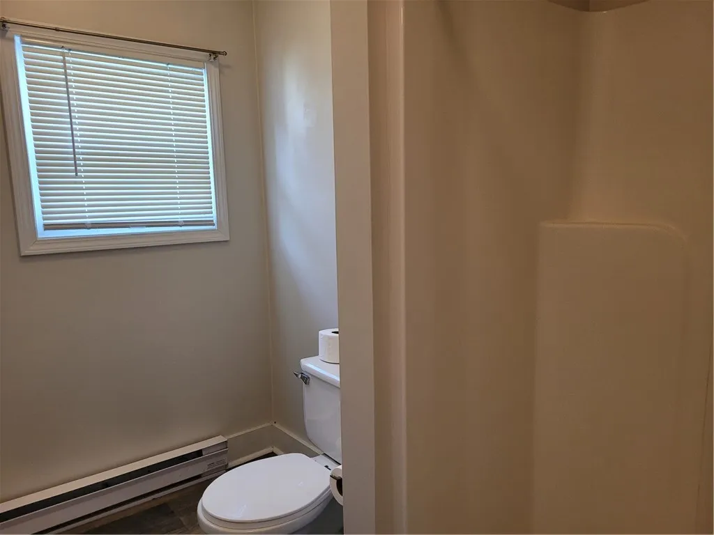 2 Woodlawn Avenue, Perinton, New York 14450, Perinton, New York 14450, 2 Bedrooms Bedrooms, 5 Rooms Rooms,1 BathroomBathrooms,Residential Lease,For Rent,2 Woodlawn Avenue, Perinton, New York 14450,R1631495