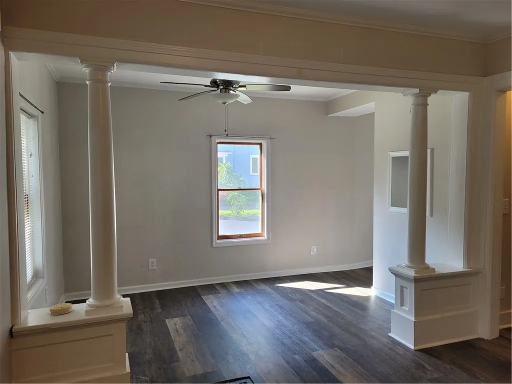 Looking into the dining area from livingroom