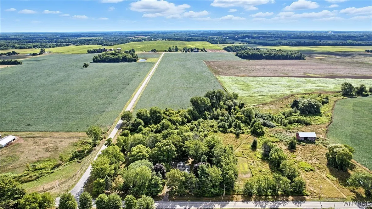 3571 Fruit Avenue, Ridgeway, New York 14103, Ridgeway, New York 14103, 4 Bedrooms Bedrooms, 9 Rooms Rooms,2 BathroomsBathrooms,Residential,Closed,3571 Fruit Avenue, Ridgeway, New York 14103,0,B1630949