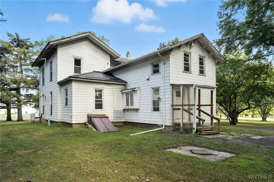 3571 Fruit Avenue, Ridgeway, New York 14103, Ridgeway, New York 14103, 4 Bedrooms Bedrooms, 9 Rooms Rooms,2 BathroomsBathrooms,Residential,Closed,3571 Fruit Avenue, Ridgeway, New York 14103,0,B1630949